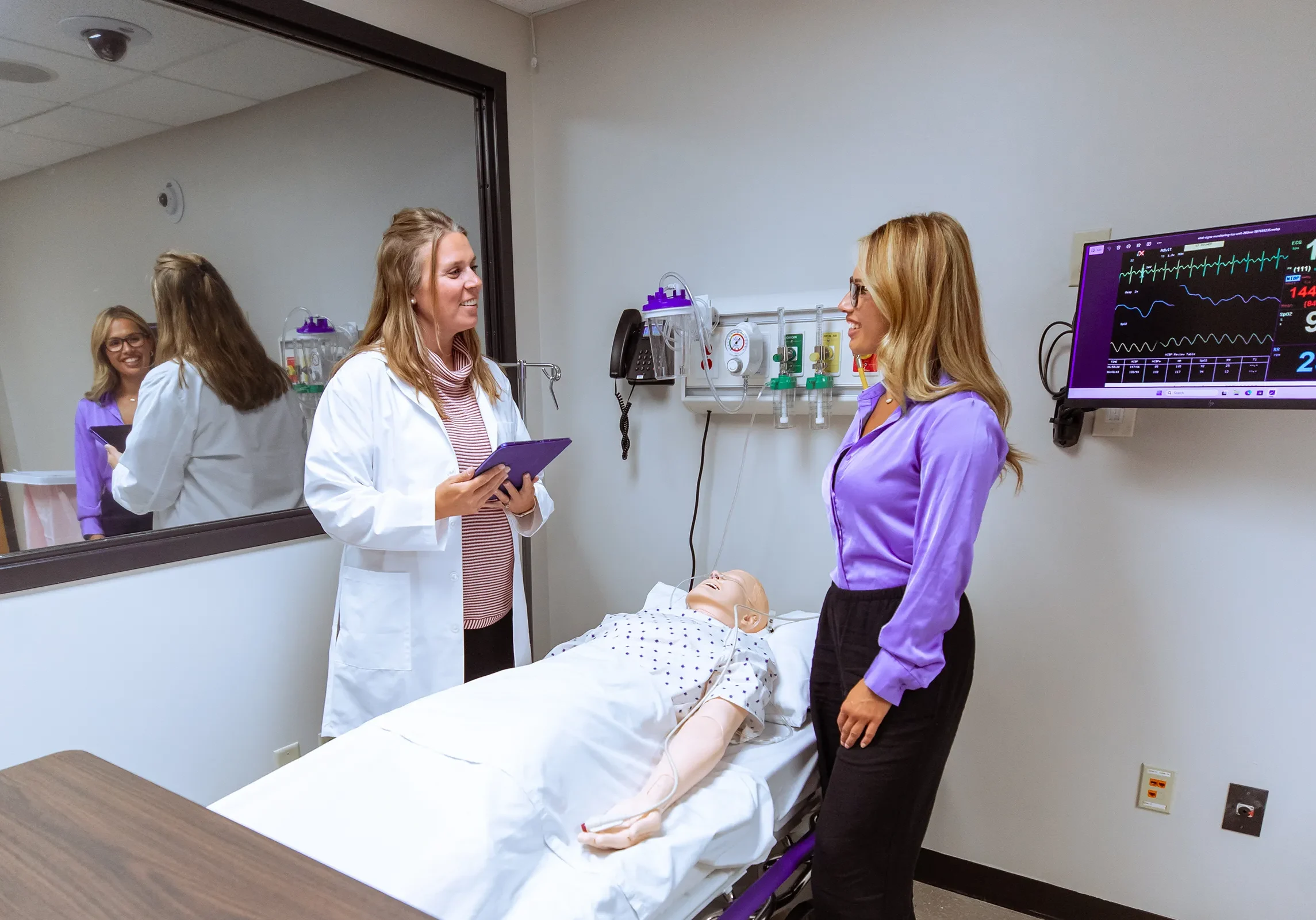 DMU32_SIM_Acute_Care_Lab_4636 (1) DMU32_SIM_Acute_Care_Lab_4636 (1)